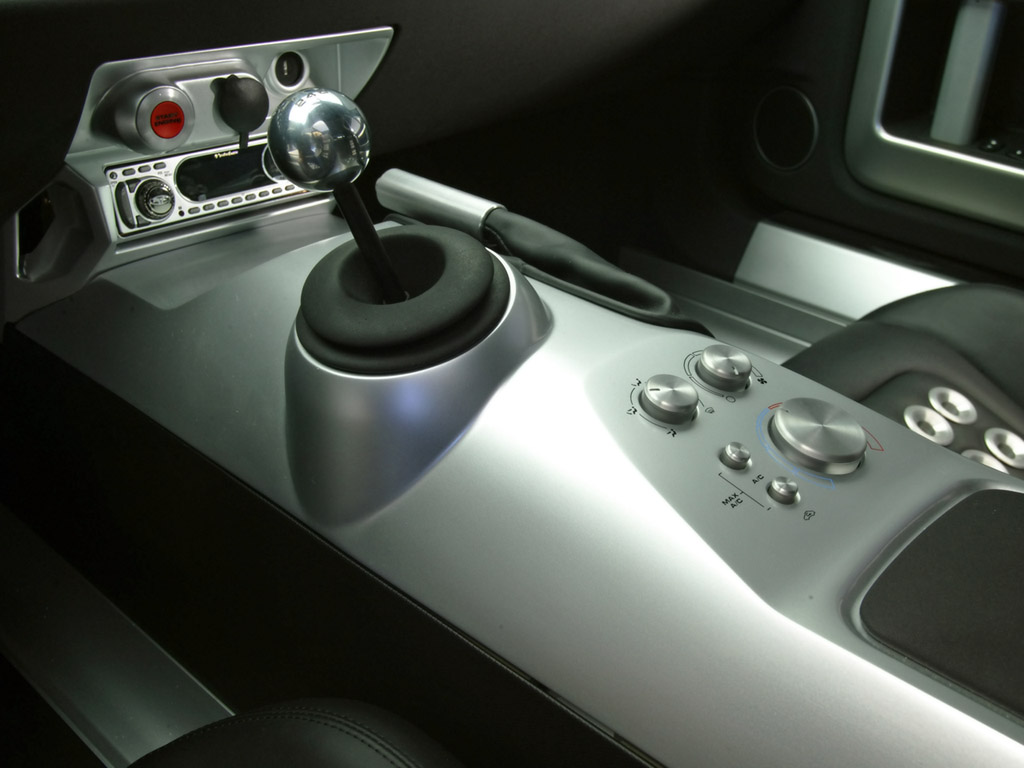 2005 Ford GT Console