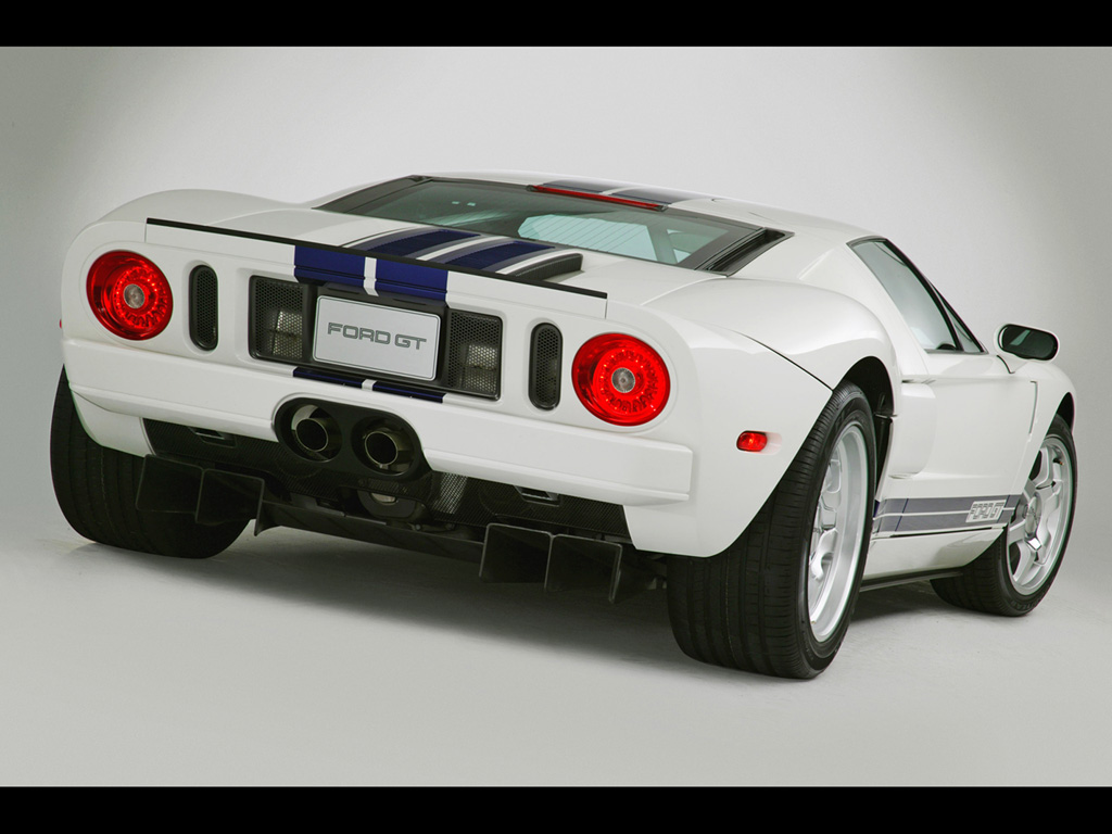 2005 Ford GT White Studio