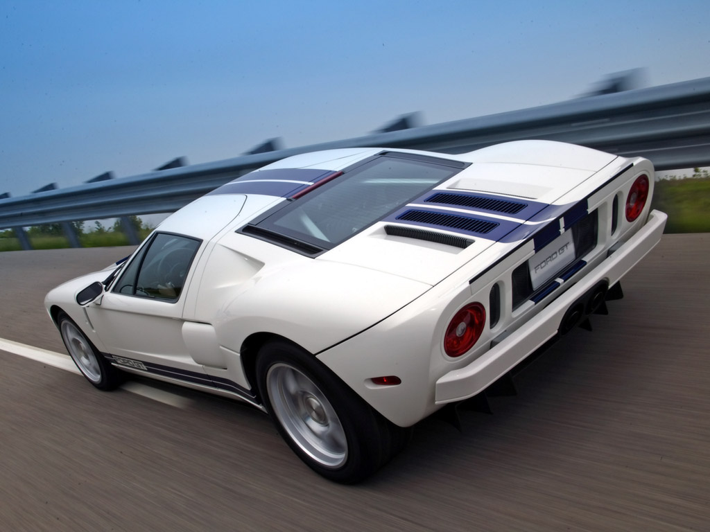 2005 Ford GT White Track