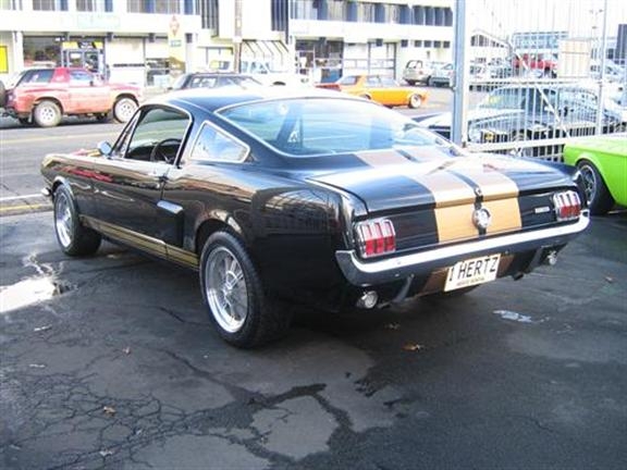 doclew's replica Hertz Rent-a-racer